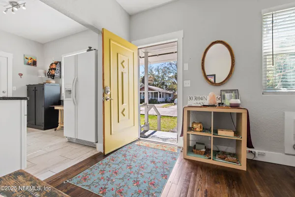 $2,000 | 909 Cedar Street, Jacksonville, FL 32207