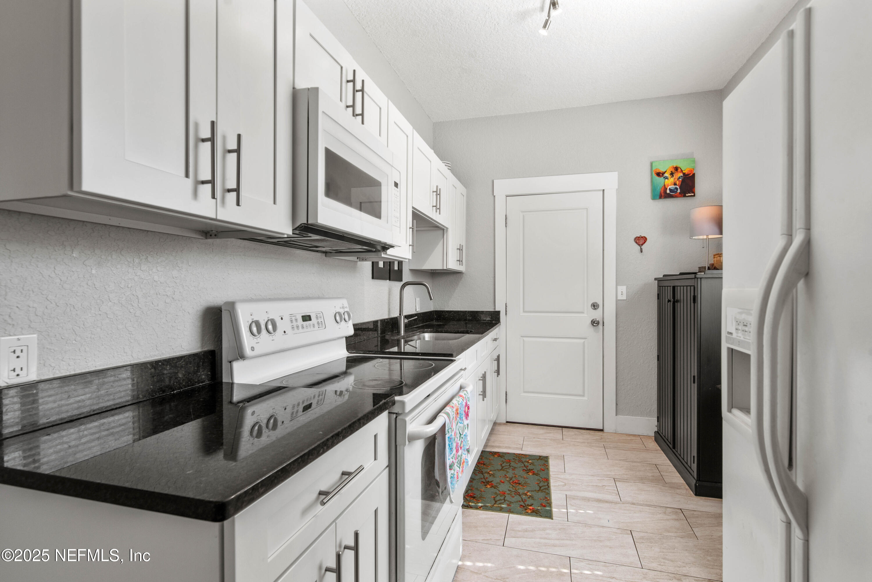 909 Cedar Street Jacksonville, FL 32207 - Photo 3 of 15 909 Cedar St-10