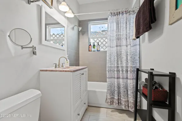 $2,000 | 909 Cedar Street, Jacksonville, FL 32207