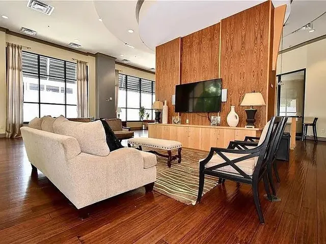 $2,299 | 3040 Peachtree Road, Unit 1606, Atlanta, GA 30305