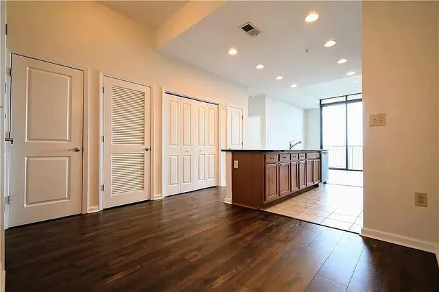 $2,299 | 3040 Peachtree Road, Unit 1606, Atlanta, GA 30305