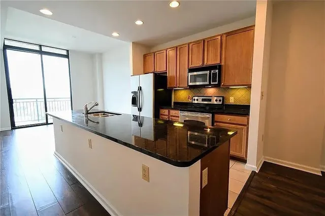 $2,299 | 3040 Peachtree Road, Unit 1606, Atlanta, GA 30305