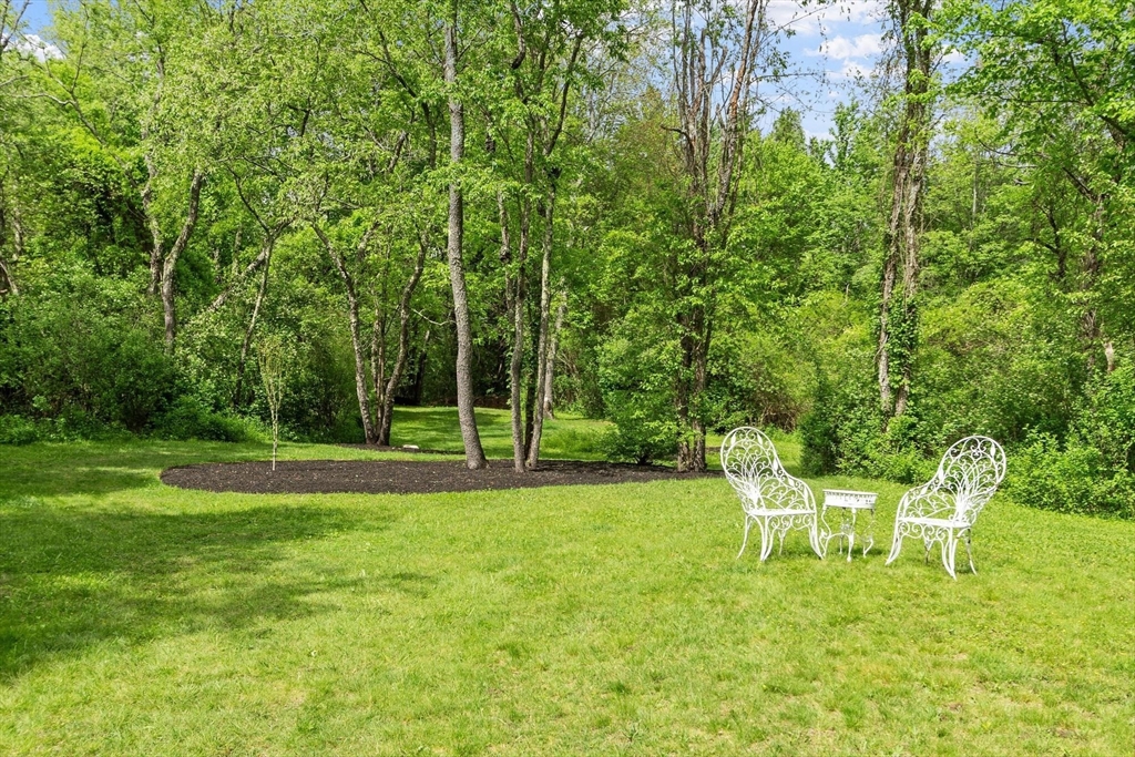 592 Sugar Road Bolton, MA 01740 - Photo 4 of 42 Gallery Image 4