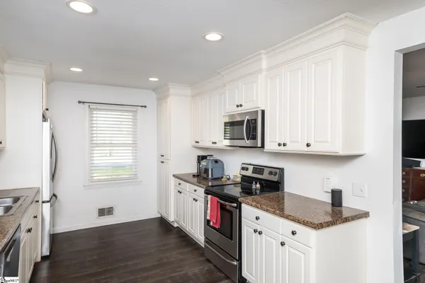 $252,900 | 212 Whispering Pines Drive, Moore, SC 29369