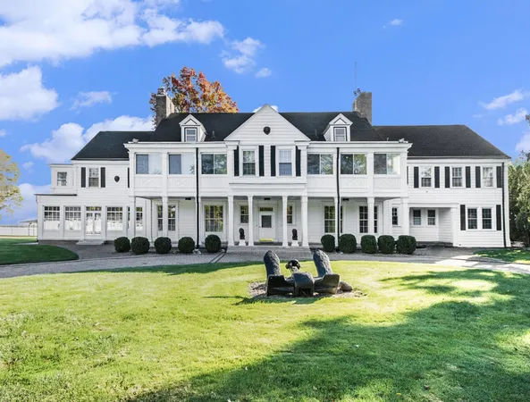 $2,450,000 | 19123 Parke Lane, Grosse Ile, MI 48138