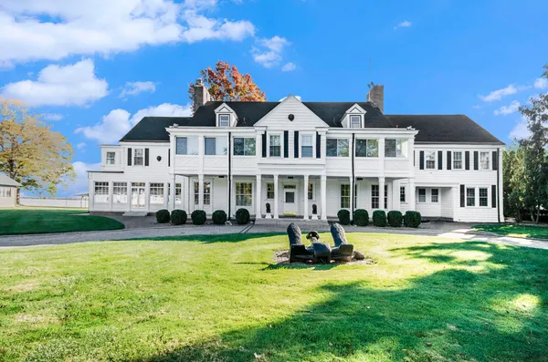 $2,450,000 | 19123 Parke Lane, Grosse Ile, MI 48138