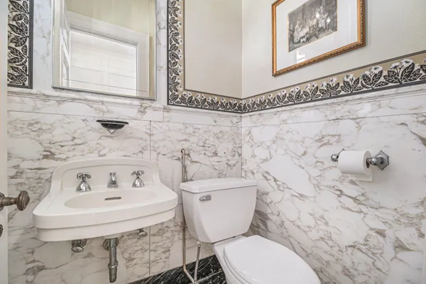 $2,450,000 | 19123 Parke Lane, Grosse Ile, MI 48138