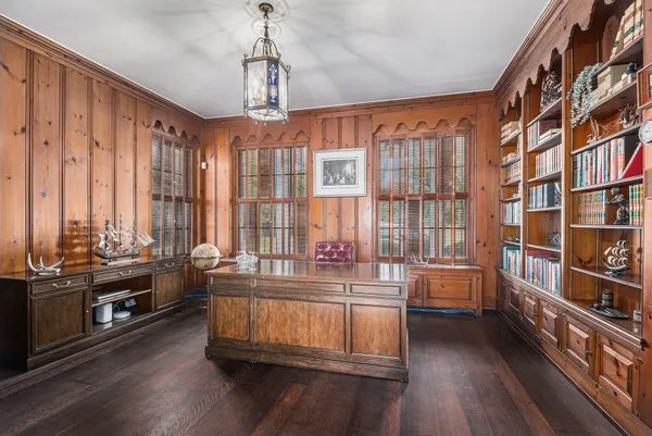 $2,450,000 | 19123 Parke Lane, Grosse Ile, MI 48138