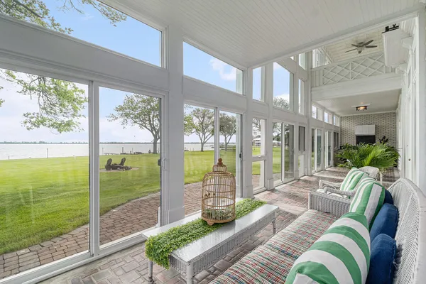 $2,450,000 | 19123 Parke Lane, Grosse Ile, MI 48138