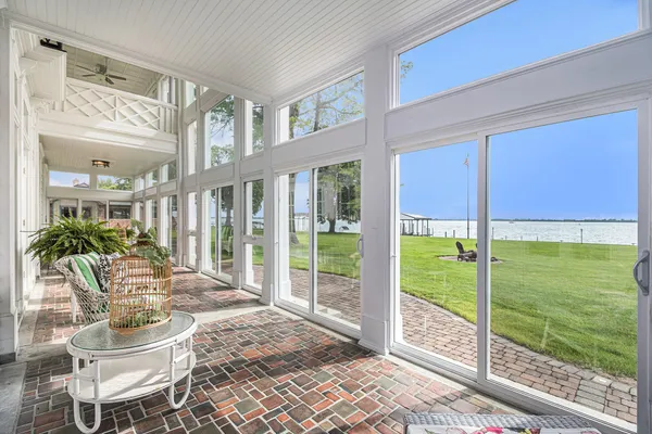 $2,450,000 | 19123 Parke Lane, Grosse Ile, MI 48138