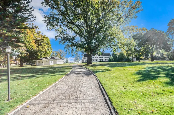 $2,450,000 | 19123 Parke Lane, Grosse Ile, MI 48138