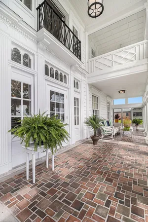 $2,450,000 | 19123 Parke Lane, Grosse Ile, MI 48138