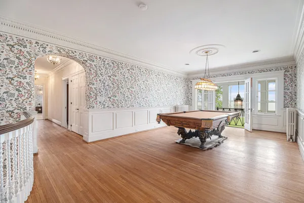 $2,450,000 | 19123 Parke Lane, Grosse Ile, MI 48138