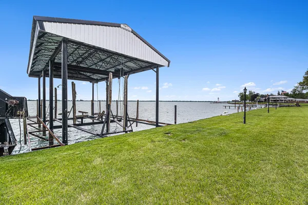 $2,450,000 | 19123 Parke Lane, Grosse Ile, MI 48138