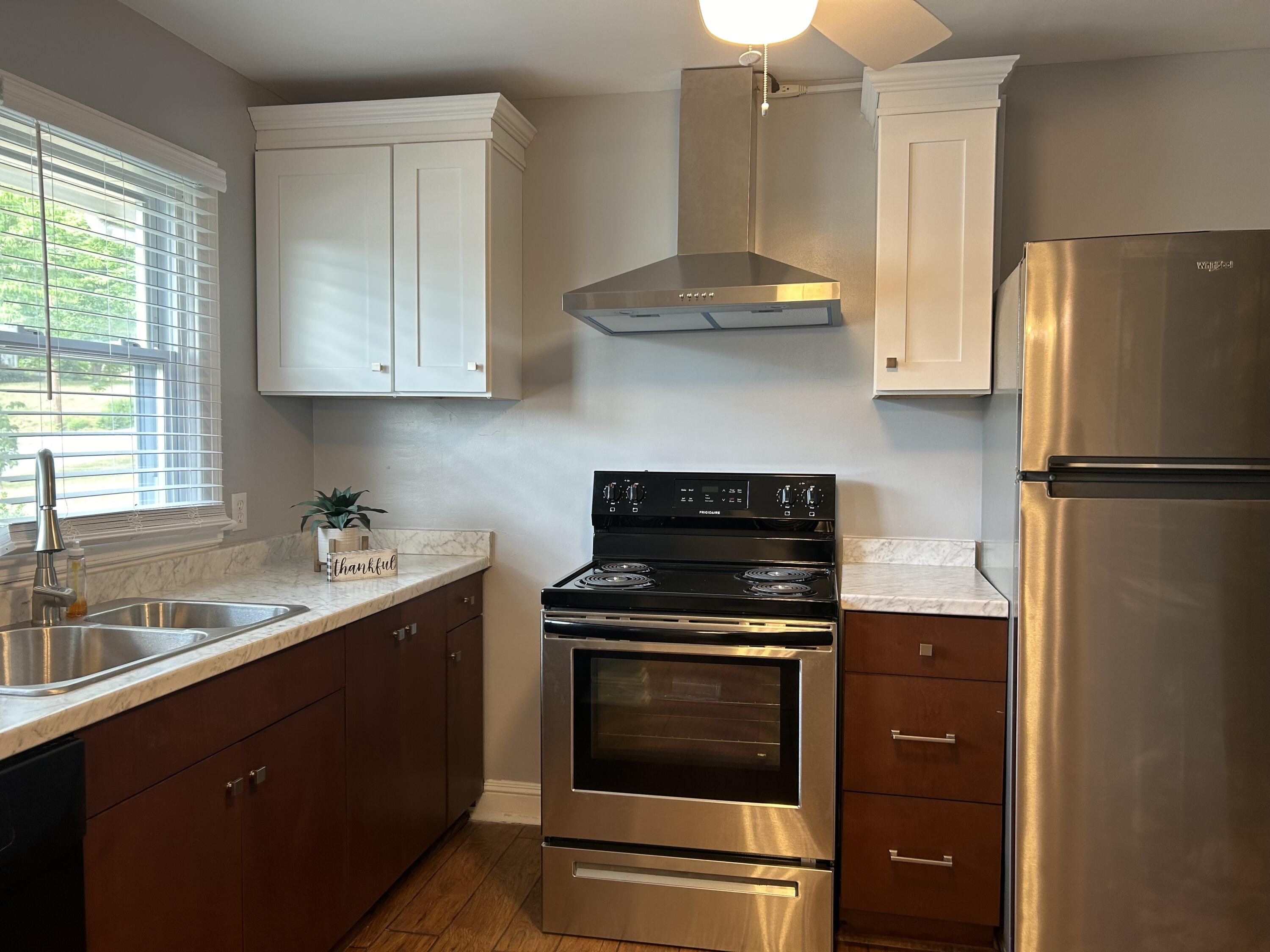 112 Taylor Road Collinsville, VA 24078 - Photo 16 of 35 Kitchen