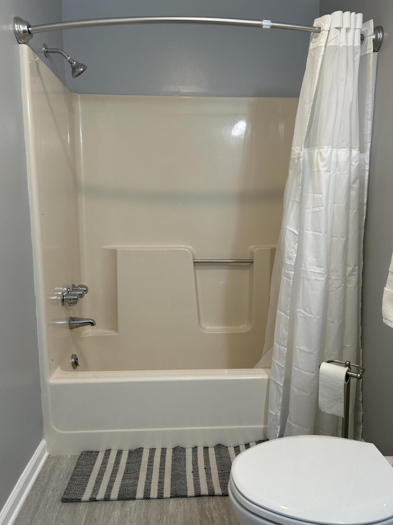 112 Taylor Road Collinsville, VA 24078 - Photo 22 of 35 Primary Bath