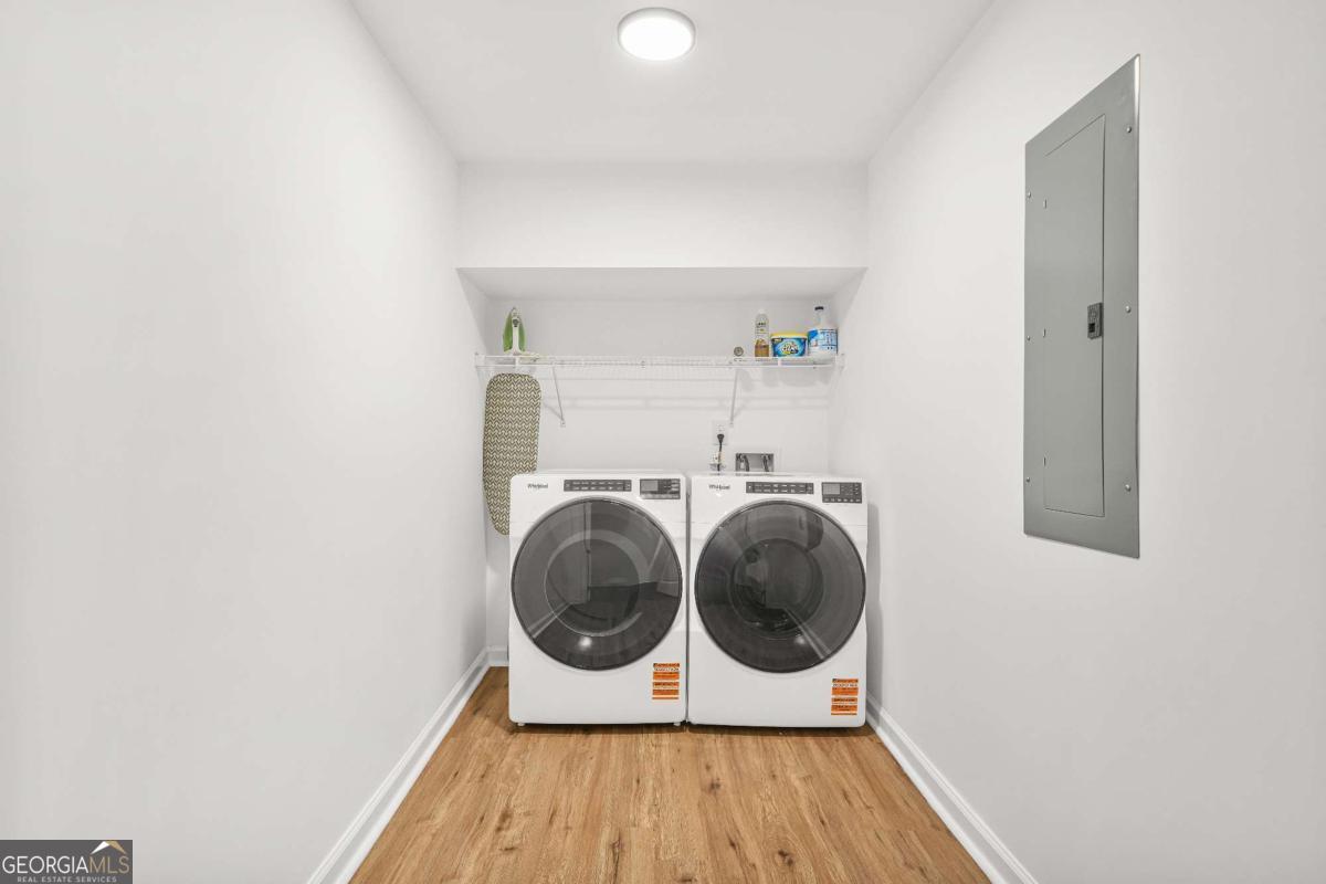 2430 Hanford Drive Southwest Atlanta, GA 30315 - Photo 14 of 21 a utility room with dryer and washer