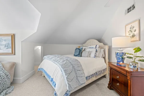 $4,100 | 1002 West Cottage Street, Houston, TX 77009