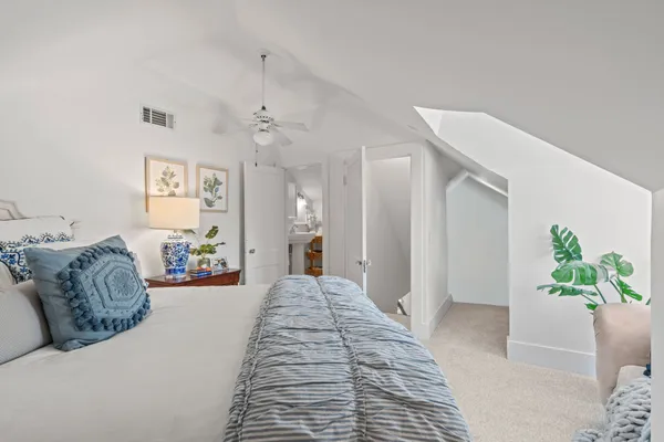 $4,100 | 1002 West Cottage Street, Houston, TX 77009