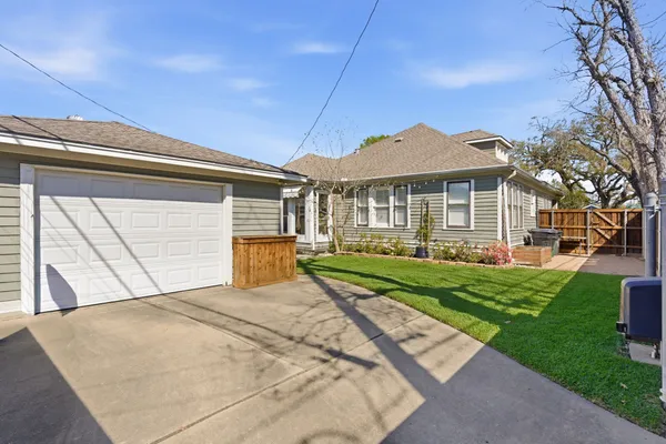 $4,100 | 1002 West Cottage Street, Houston, TX 77009