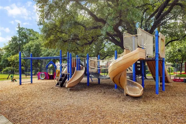 $4,100 | 1002 West Cottage Street, Houston, TX 77009