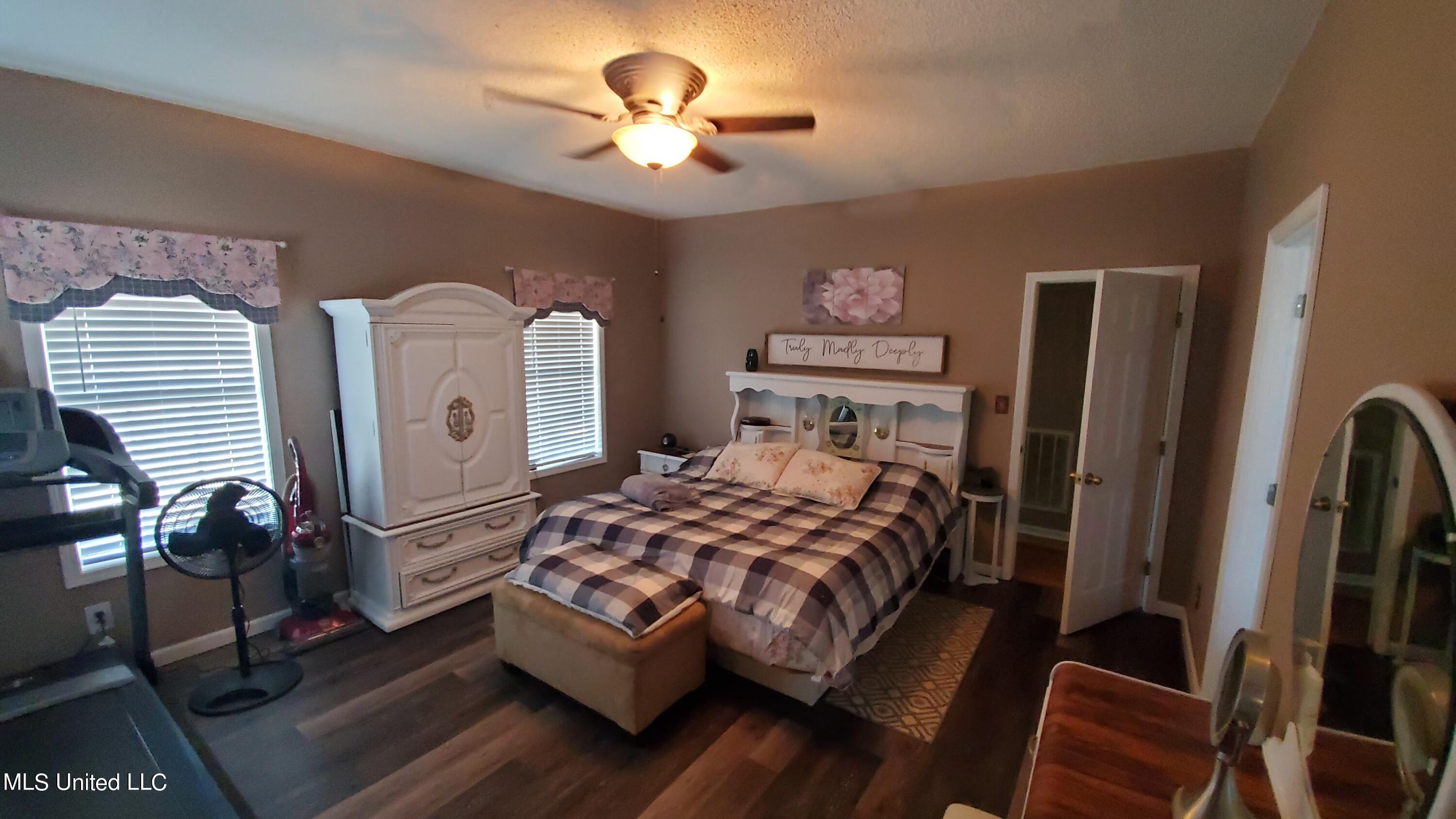 881 North Crockett Road Senatobia, MS 38668 - Photo 16 of 44 17