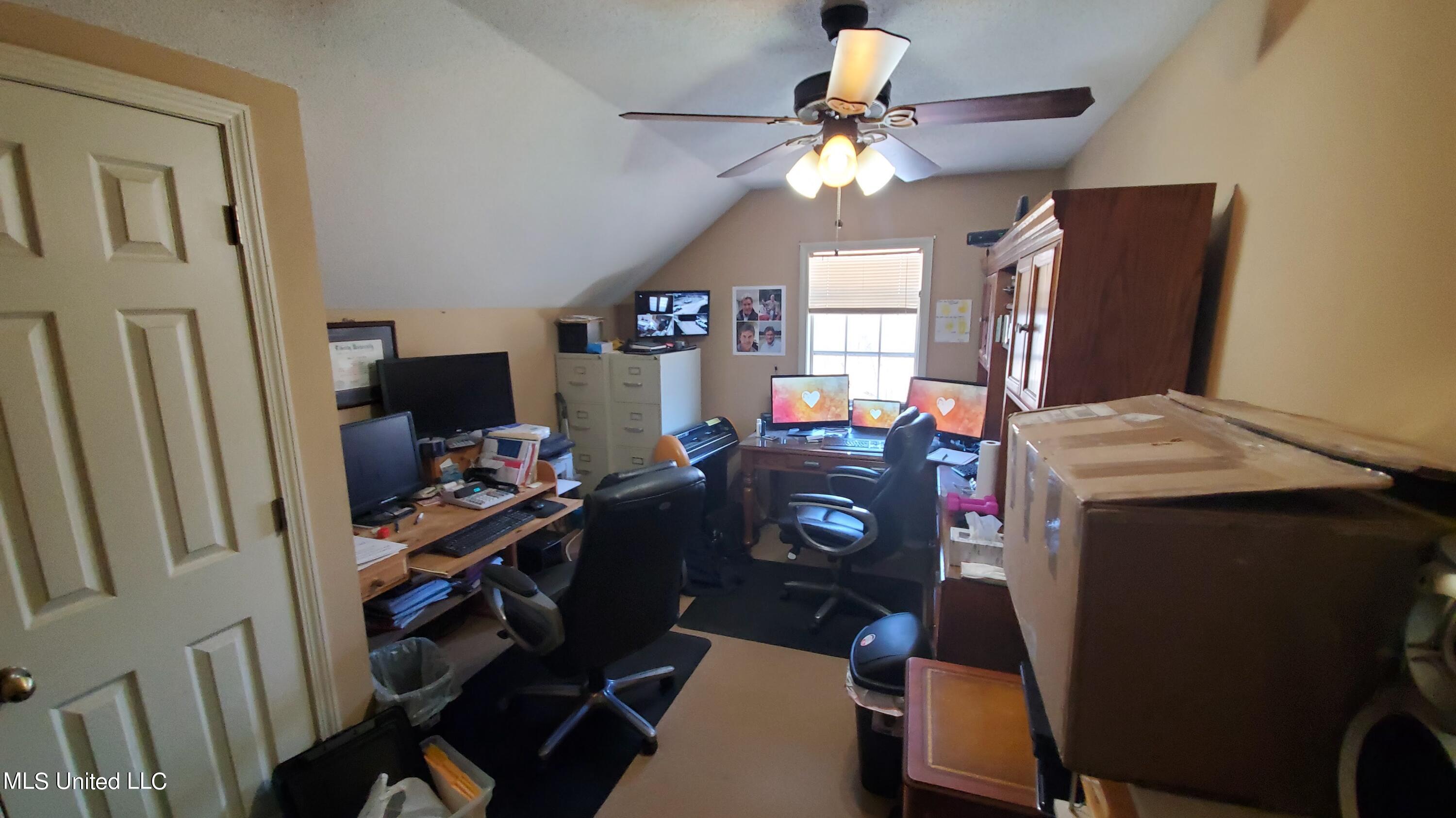 881 North Crockett Road Senatobia, MS 38668 - Photo 23 of 44 24