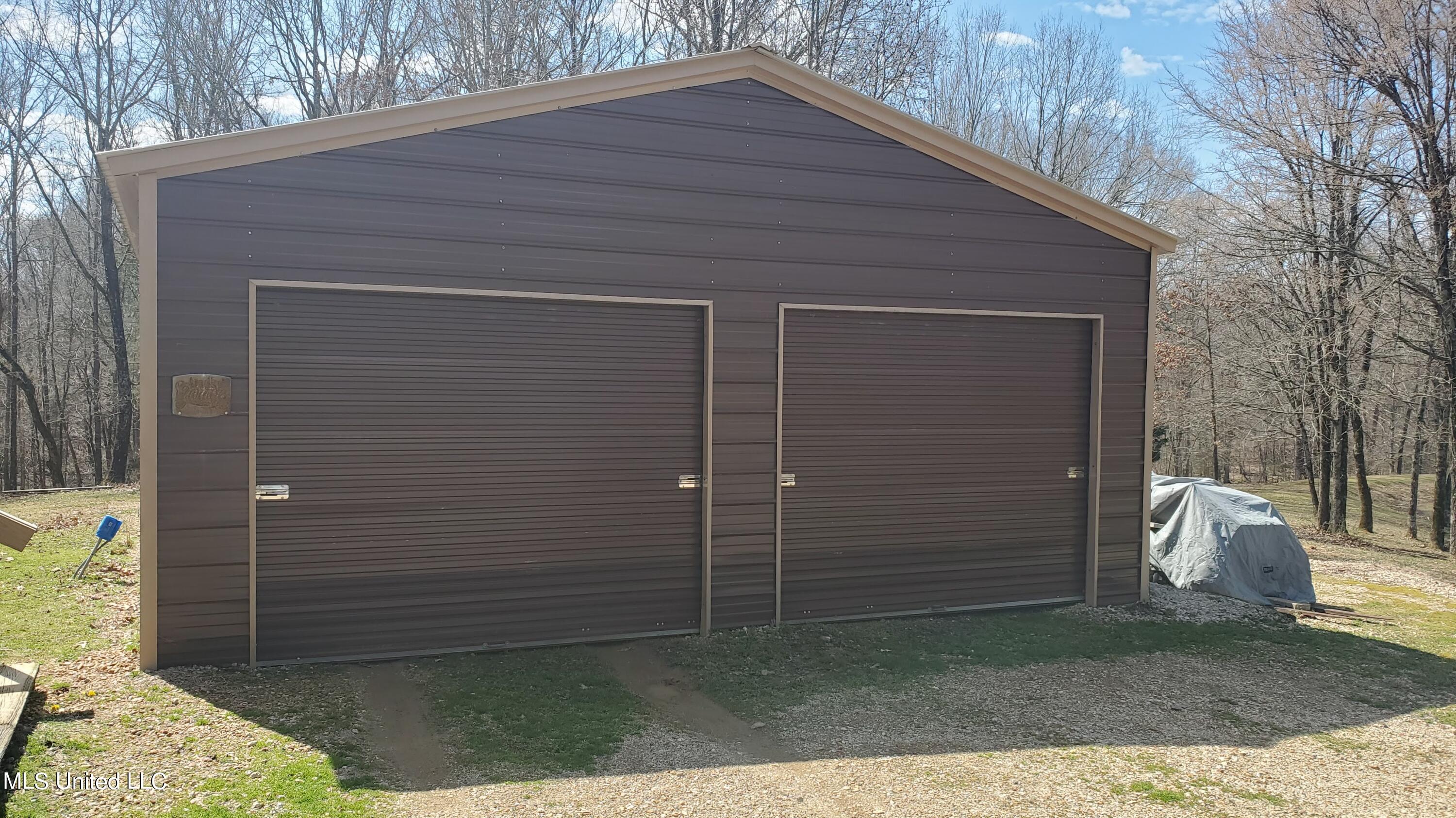 881 North Crockett Road Senatobia, MS 38668 - Photo 6 of 44 6