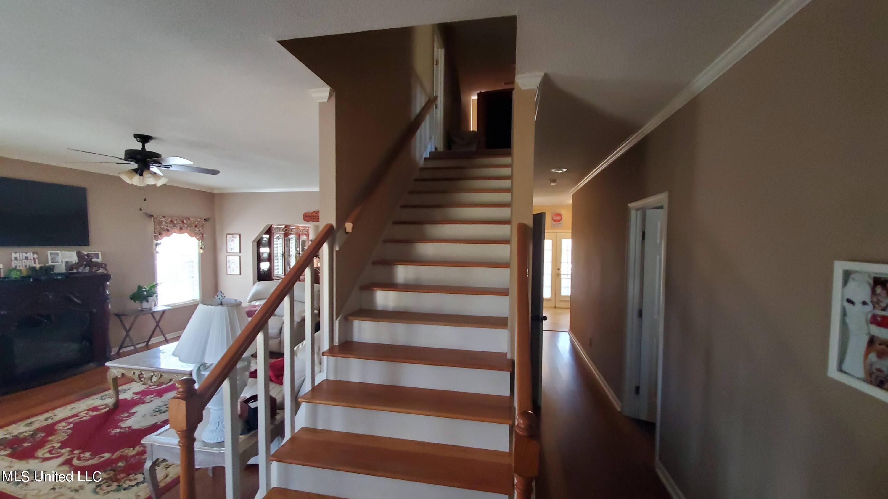 881 North Crockett Road Senatobia, MS 38668 - Photo 8 of 44 8