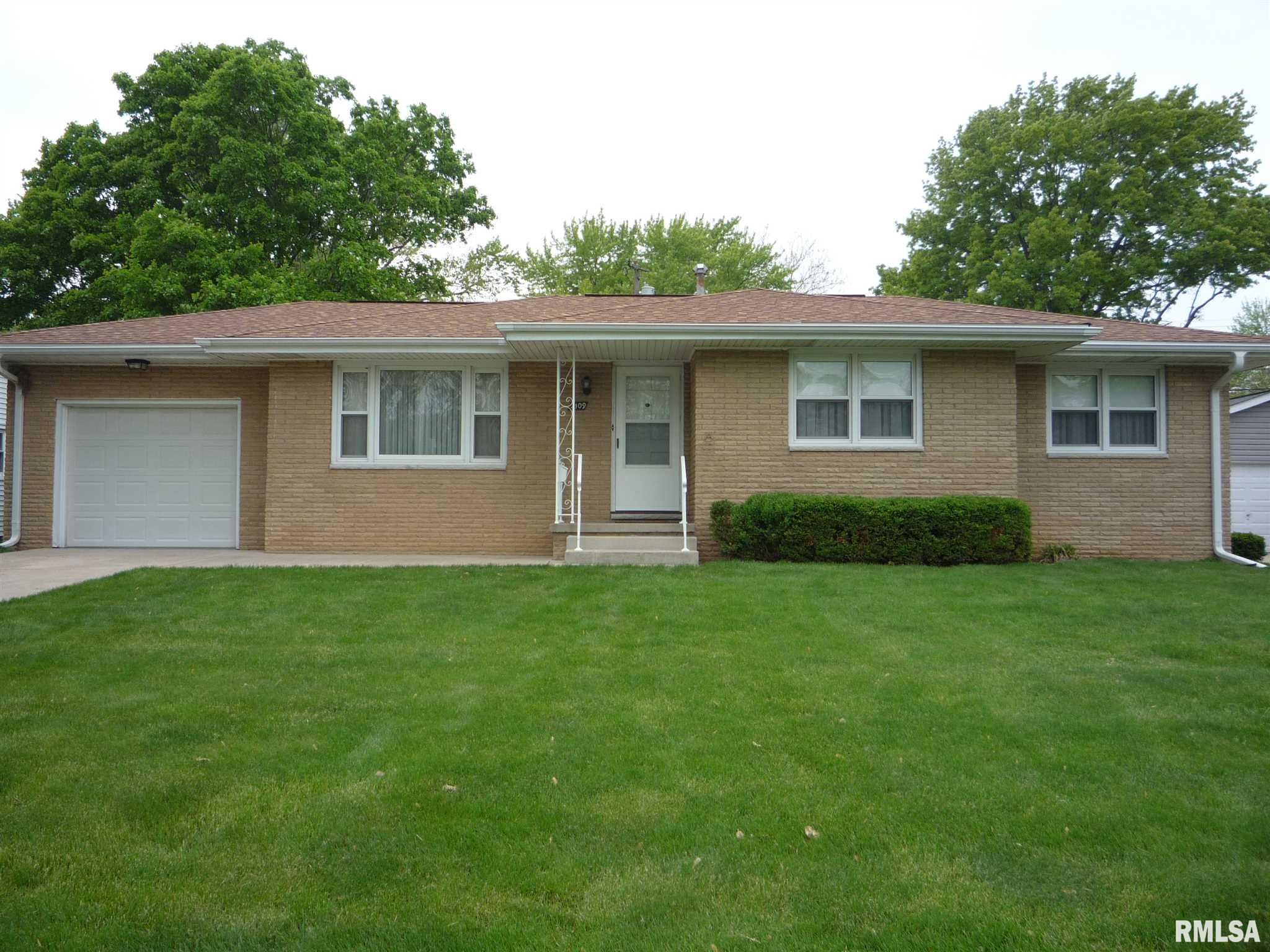 2109 North 24th Street Springfield, IL 62702 - Photo 1 of 29