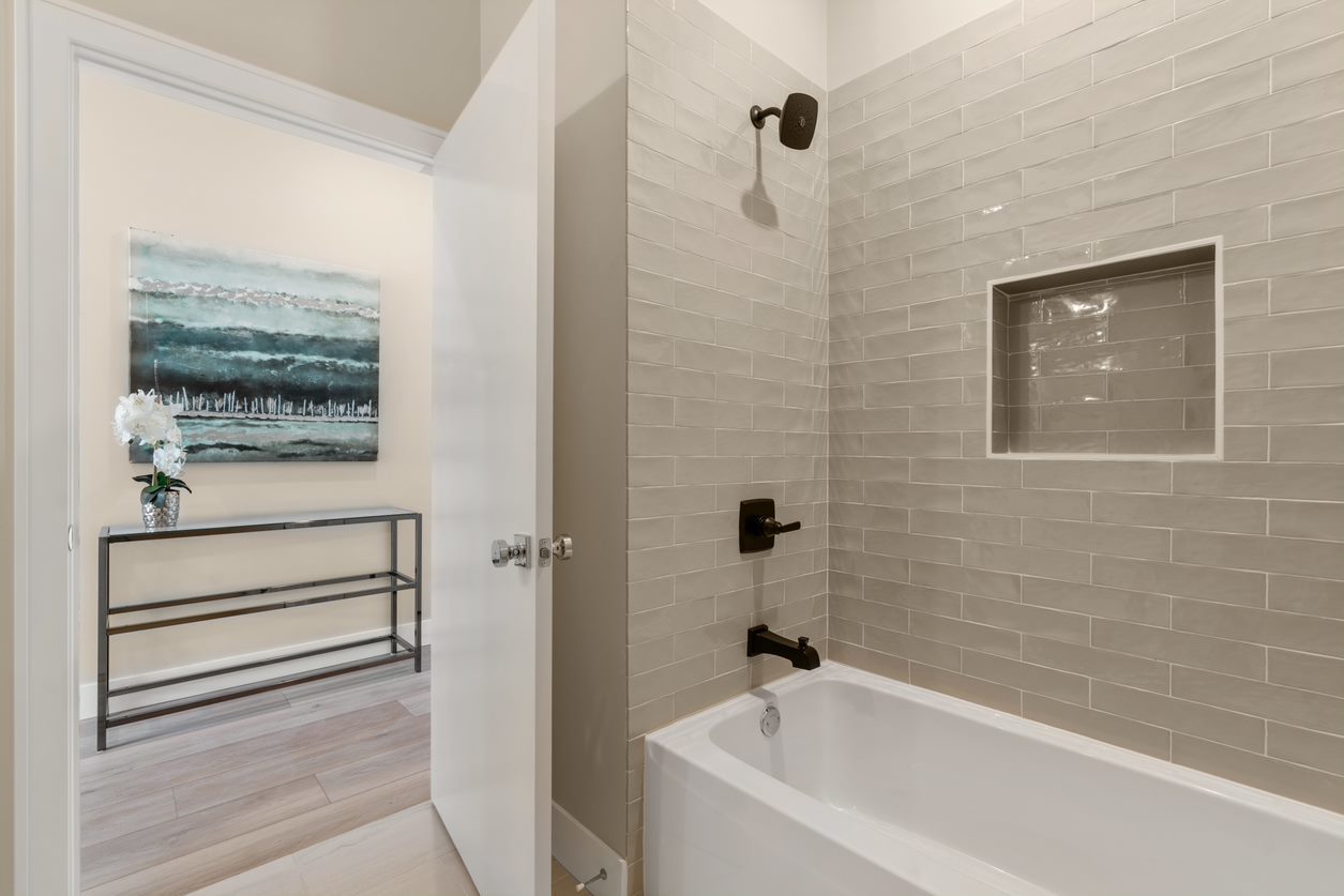 Undisclosed Address Chicago, IL 60657 - Photo 18 of 22 a bathroom with a bathtub