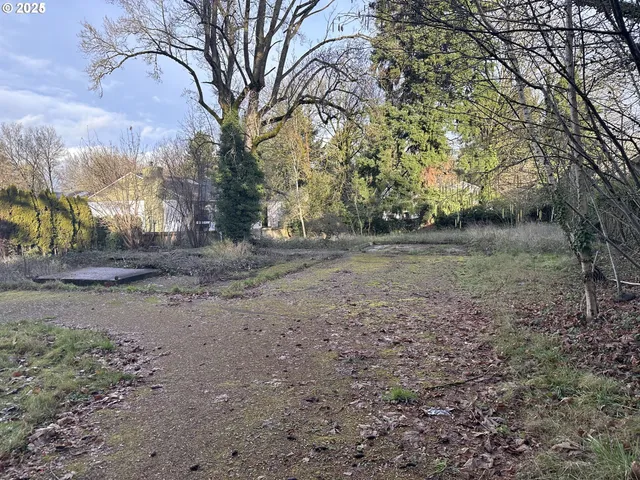 $600,000 | 6780 Southwest Hall Boulevard, Beaverton, OR 97008