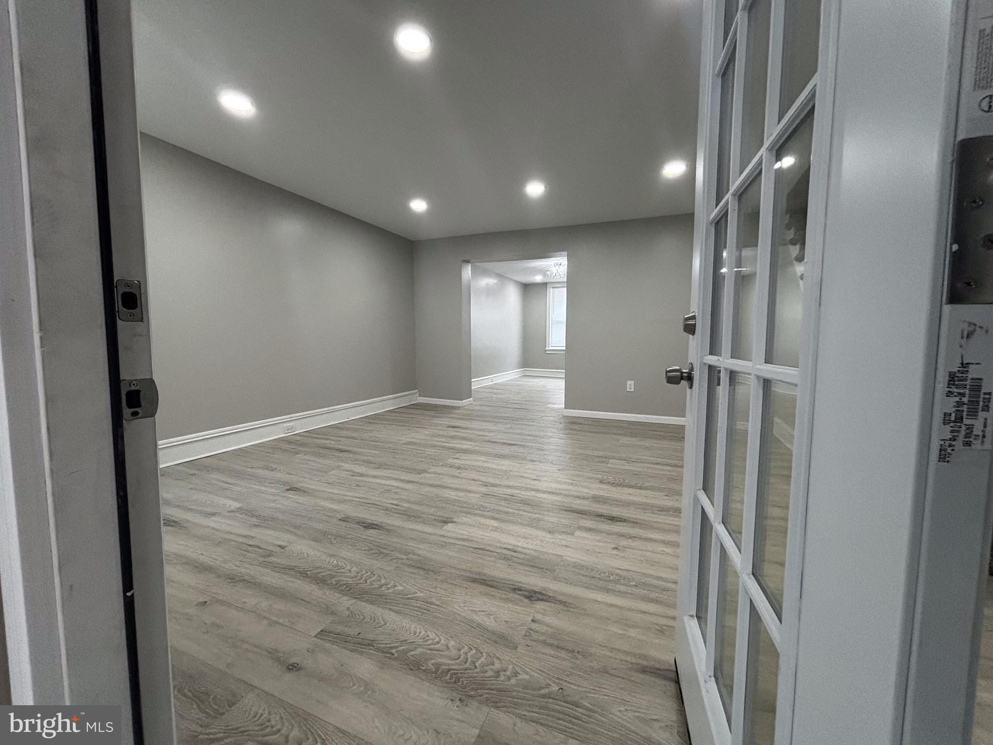 2787 North Congress Road Camden, NJ 08104 - Photo 3 of 18 Entrance to living room from foyer