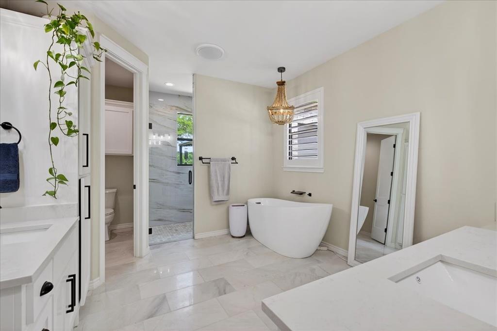 2044 Canyon Lake Road Wills Point, TX 75169 - Photo 17 of 40