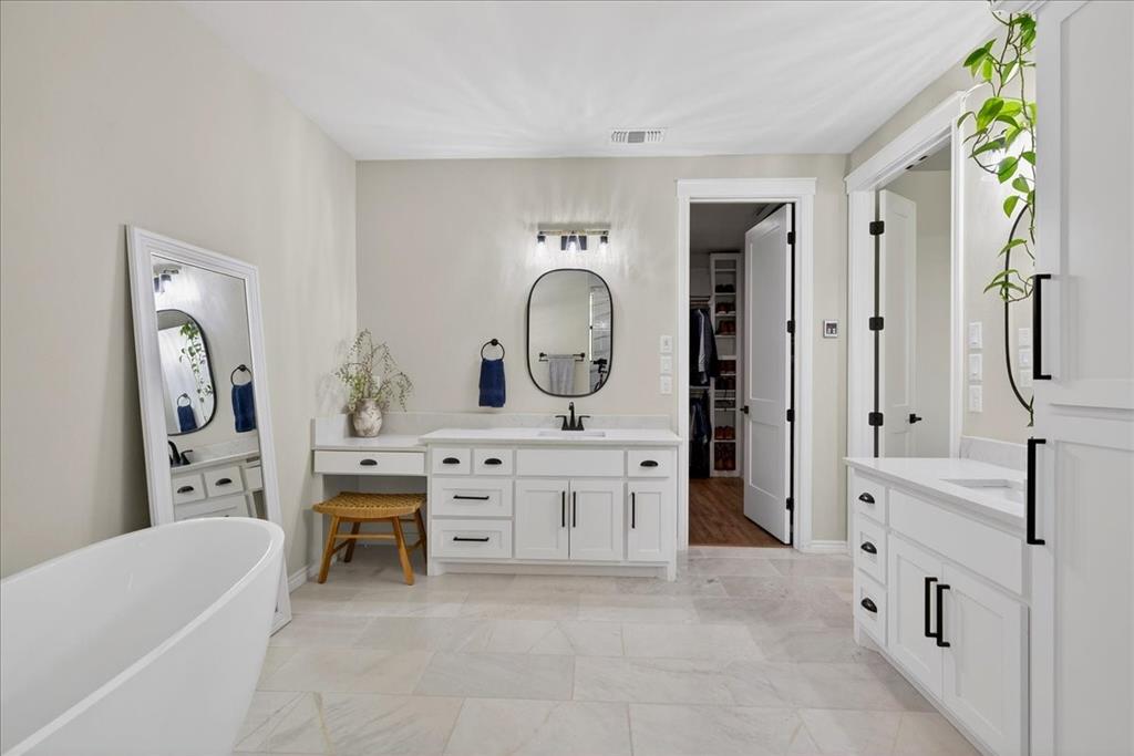 2044 Canyon Lake Road Wills Point, TX 75169 - Photo 18 of 40