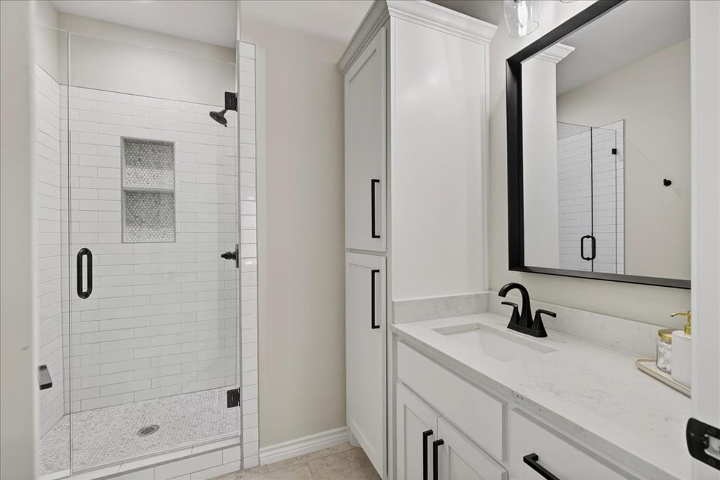 2044 Canyon Lake Road Wills Point, TX 75169 - Photo 23 of 40