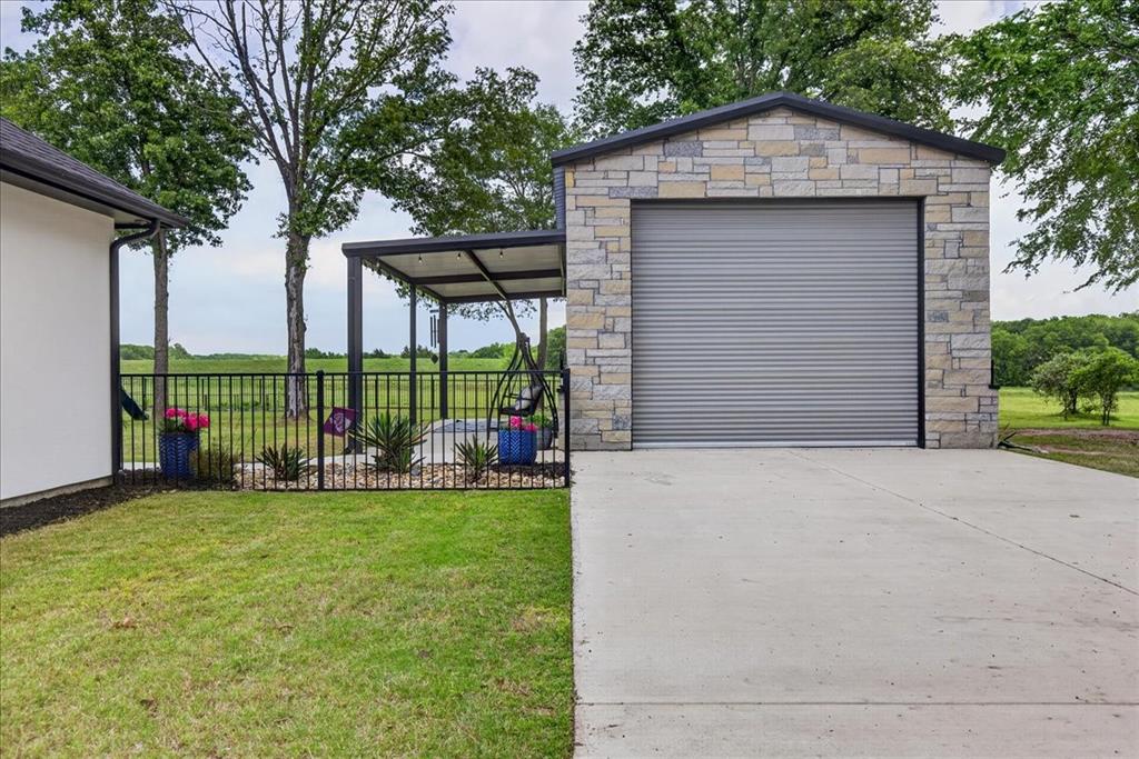 2044 Canyon Lake Road Wills Point, TX 75169 - Photo 31 of 40