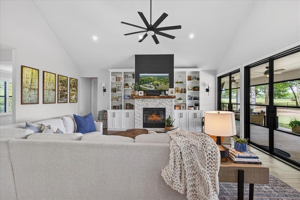 2044 Canyon Lake Road Wills Point, TX 75169 - Photo 9 of 40