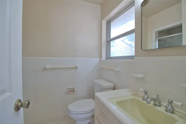 $2,095 | 11907 Oak Trail, Austin, TX 78753