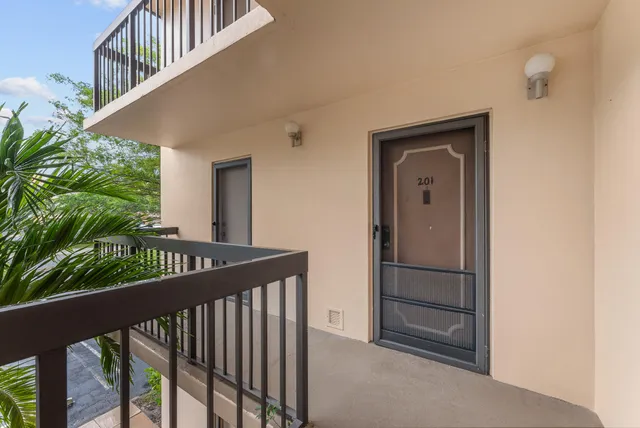 $3,750 | 6300 Northwest 2nd Avenue, Unit 201, Boca Raton, FL 33487