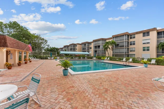 $3,750 | 6300 Northwest 2nd Avenue, Unit 201, Boca Raton, FL 33487