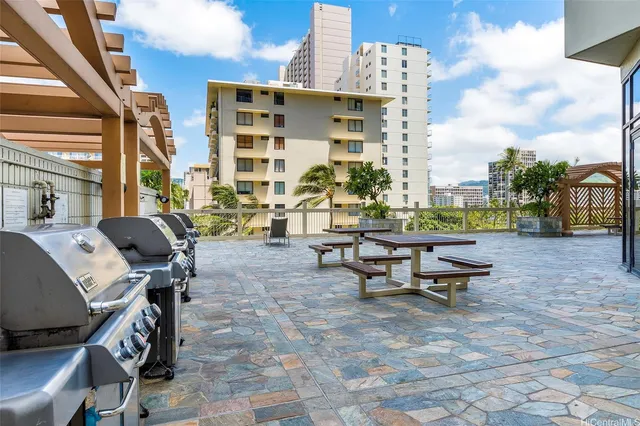 $1,700 | 445 Seaside Avenue, Unit 2709, Honolulu, HI 96815