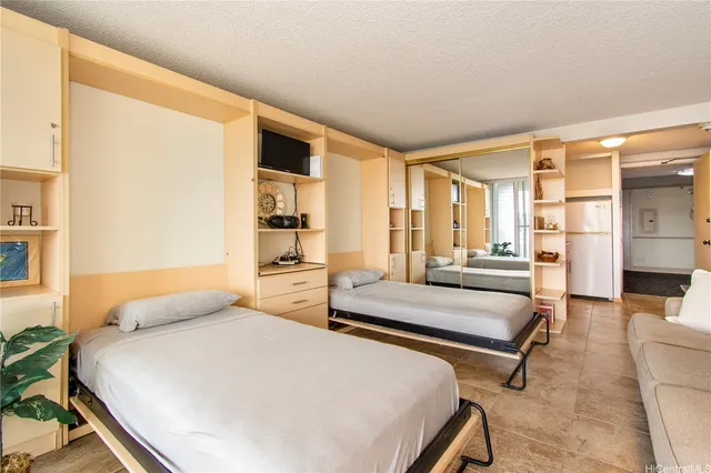 $1,700 | 445 Seaside Avenue, Unit 2709, Honolulu, HI 96815