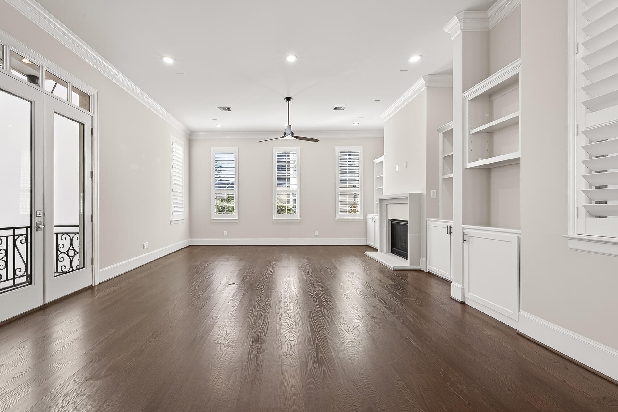 122 Gateway Park Place Spring, TX 77380 - Photo 15 of 44 A Juliet balcony with French doors fills this living space with light.