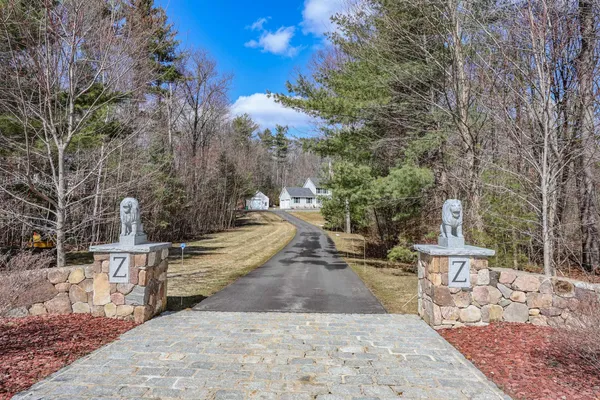 $1,150,000 | 43 Lampton Drive, Derry, NH 03038