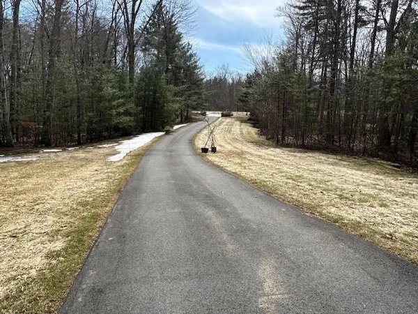 $1,150,000 | 43 Lampton Drive, Derry, NH 03038