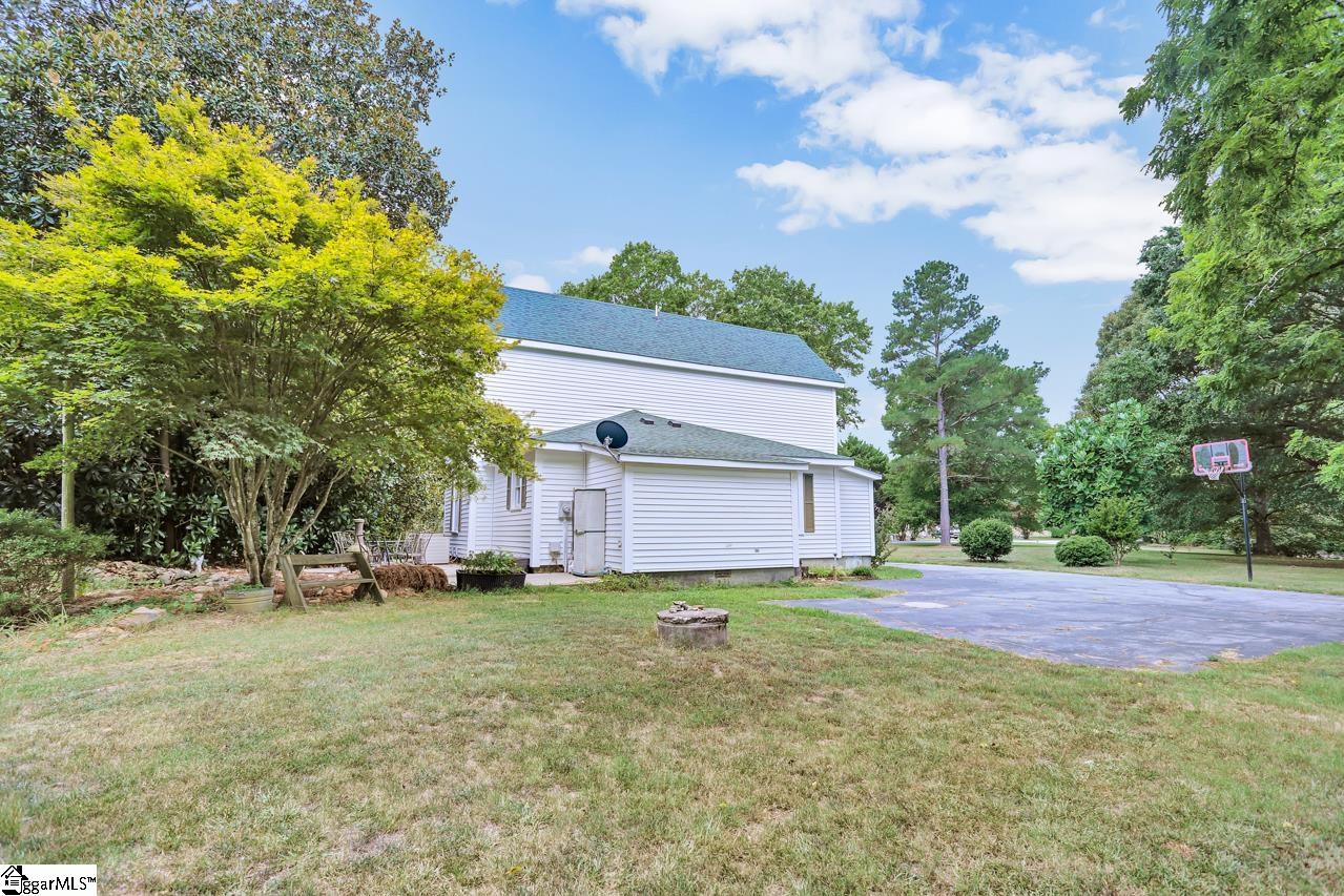 1525 Lenhardt Road Easley, SC 29640 - Photo 5 of 35