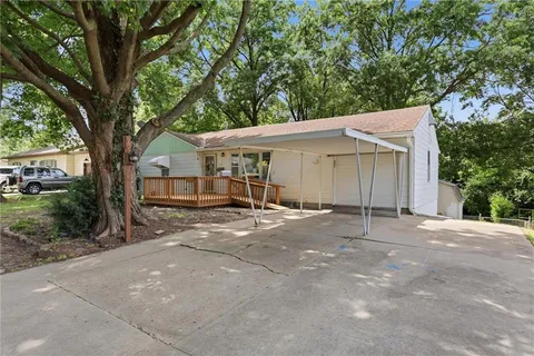 $155,000 | 2816 South Overton Avenue, Independence, MO 64052