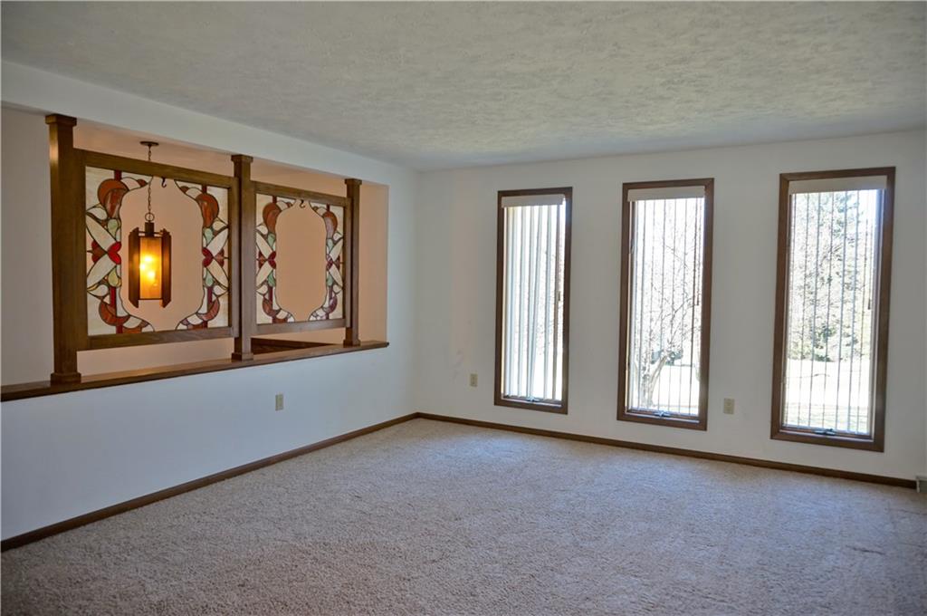 123 North Benbrook Road Butler, PA 16001 - Photo 11 of 25 Sun splashed living room!