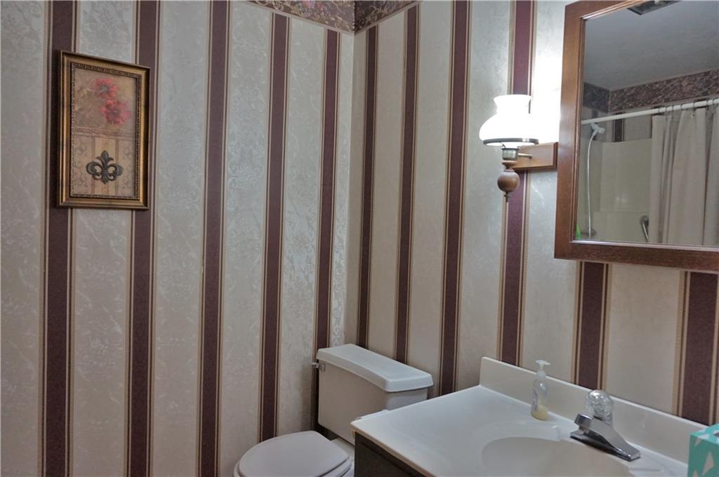 123 North Benbrook Road Butler, PA 16001 - Photo 24 of 25 Full bathroom located in the hallway